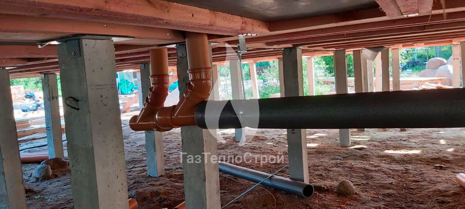 Изображение труб подведенных к дому